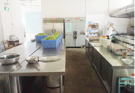 青白江人和学校食堂水果短视频app设备现场使用图片